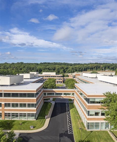 c&w facility services inc 140 kendrick street|comment faire le c cédille.